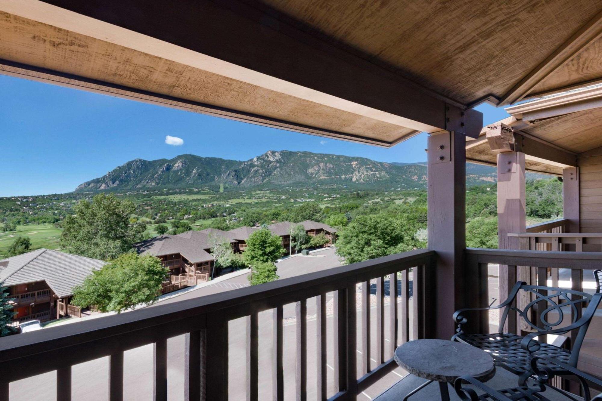 Cheyenne Mountain Resort, A Dolce By Wyndham Colorado Springs Exterior photo